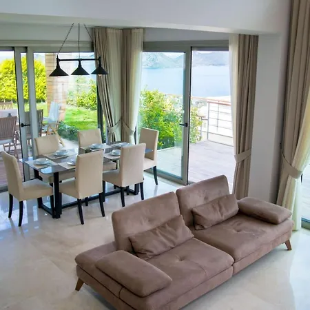 ヴィラ Luxury 5-bedroom Sea View With Private Pool ボドルム